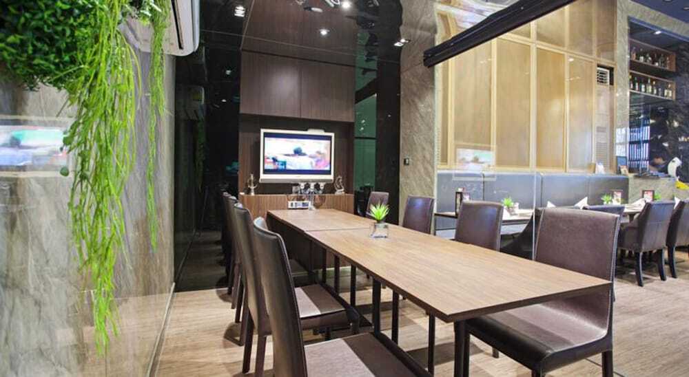 V Residence Serviced Apartment Bangkok Exterior photo